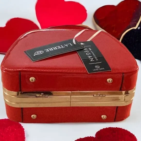 NEW BRIGHT SHINY RED HAND BAG WITH CROSSBODY CHAIN LARGE STONE BLING DECORATION - Picture 11 of 16